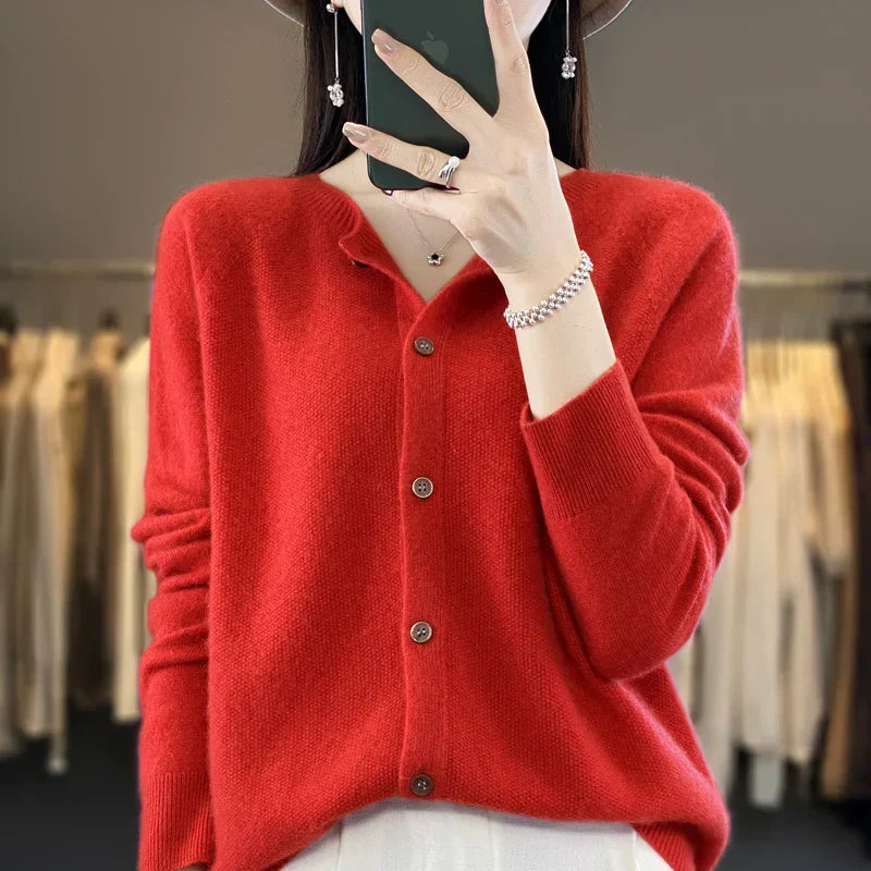 Helle | Dame Cardigan Med Rund Hals Og Knaplukning