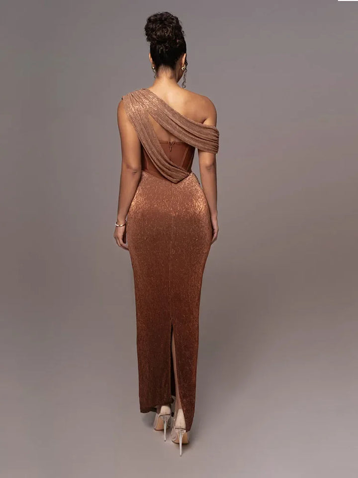 Selma | Dame One Shoulder Aftenkjole med Metallic Finish