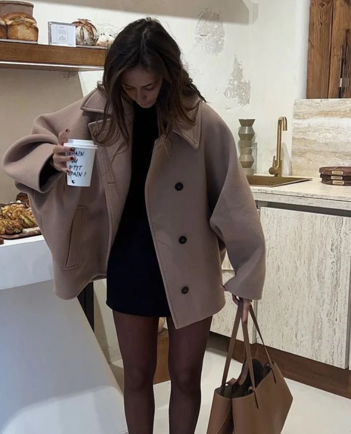 Henriette | Dame Kort Oversized Uldfrakke Med Single-Breasted Lukning