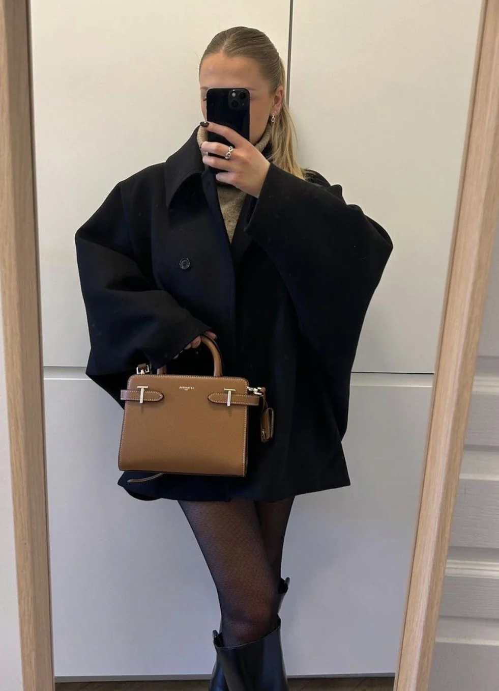 Henriette | Dame Kort Oversized Uldfrakke Med Single-Breasted Lukning