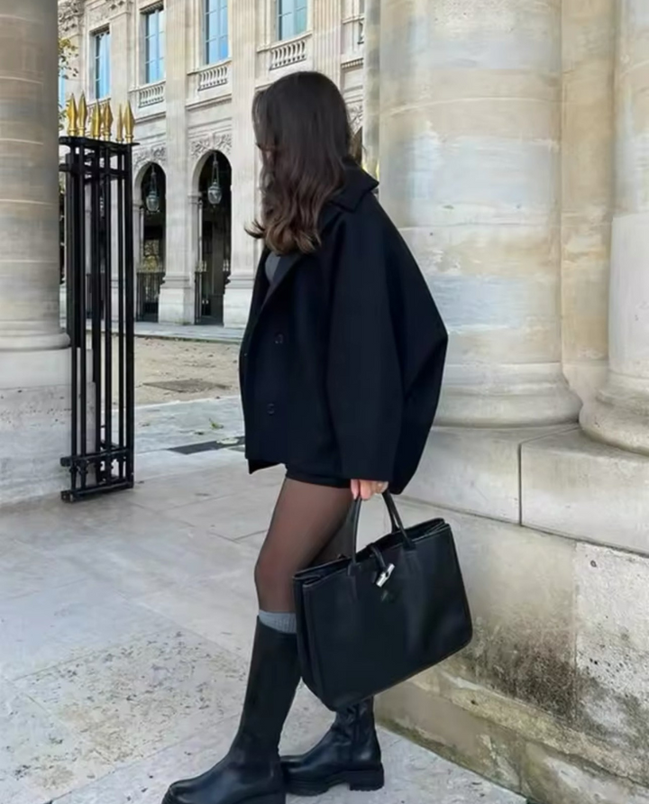 Henriette | Dame Kort Oversized Uldfrakke Med Single-Breasted Lukning