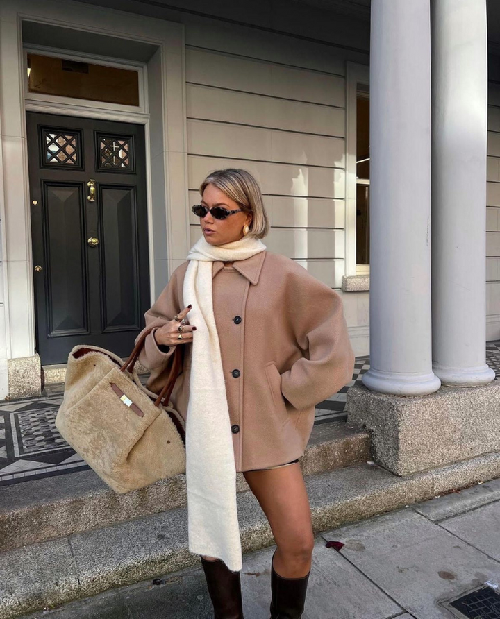 Henriette | Dame Kort Oversized Uldfrakke Med Single-Breasted Lukning