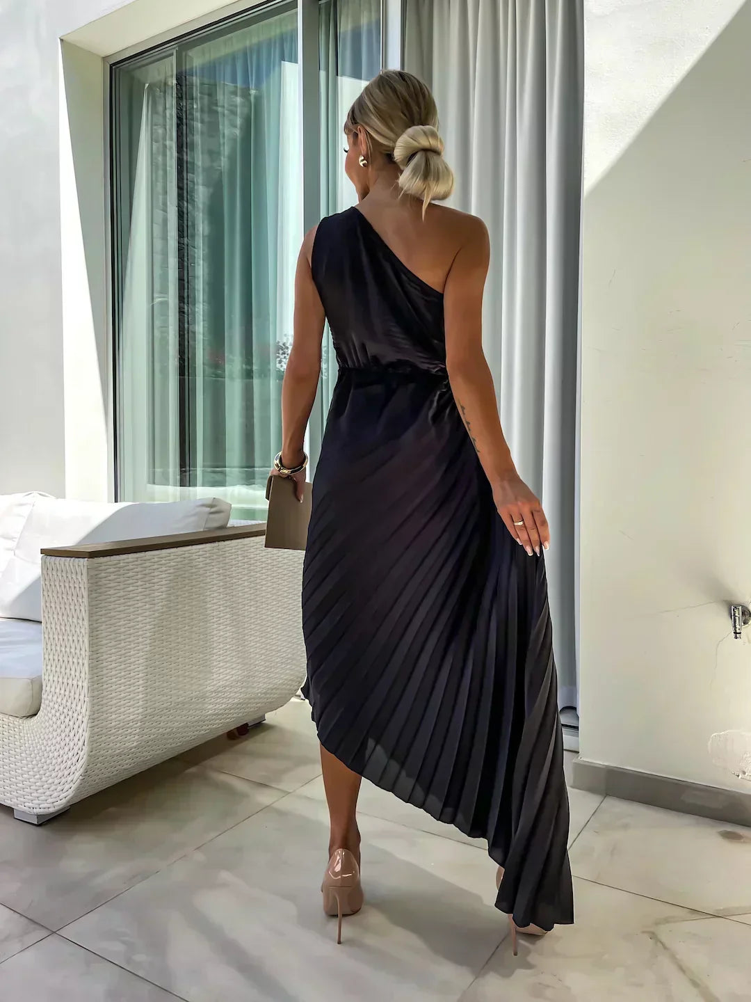 Sanne | Dame Midi Kjole Med One-Shoulder Og Plissering