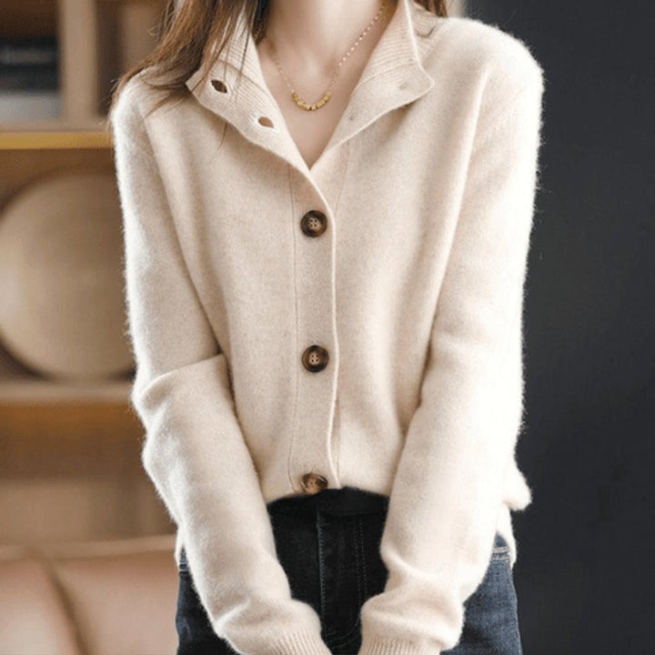 Astrid | Dame Knit Cardigan Med Knapper Og Ribkrave