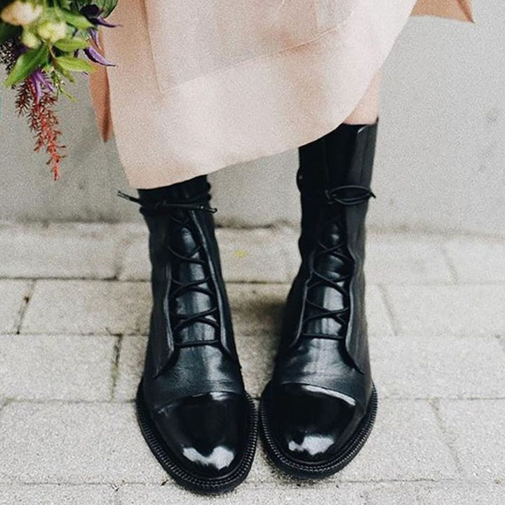 Birgitte | Dame Ankelstøvler I Læder Med Snøre Og Cap-Toe