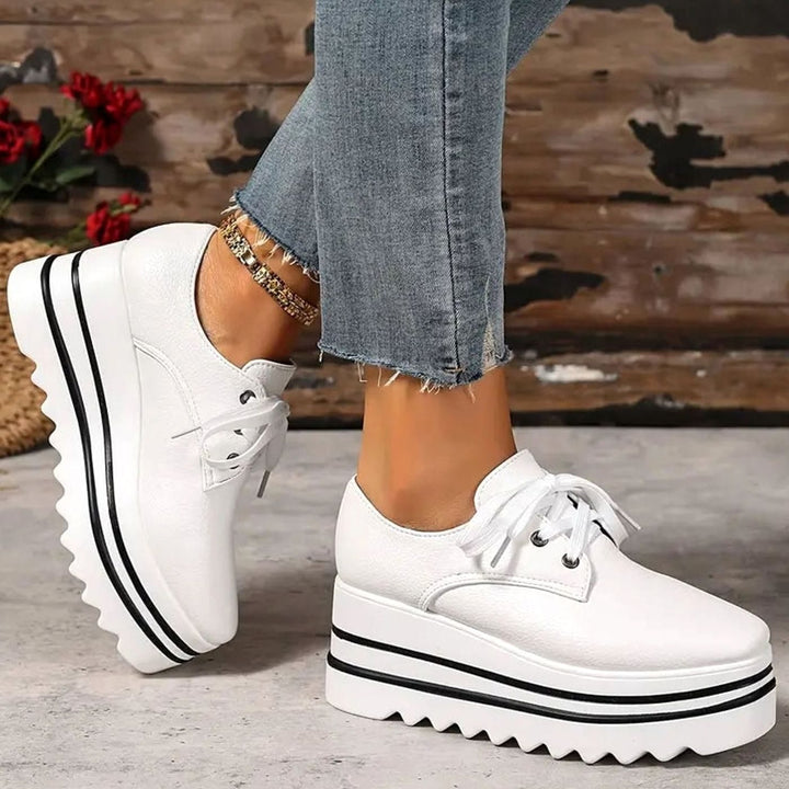 Malene | Dame Snøresneakers Med Platform Og Kvadratisk Tå