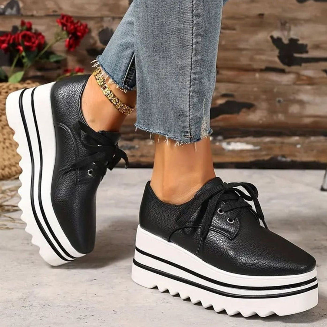 Malene | Dame Snøresneakers Med Platform Og Kvadratisk Tå