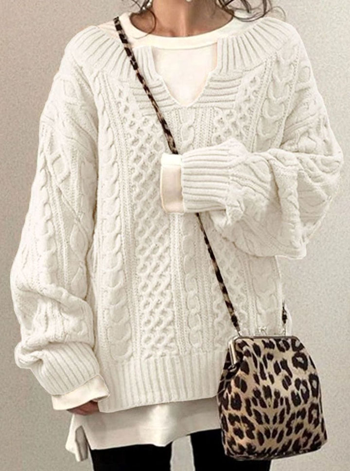 Astrid | Dame Oversized Strikket Sweater Med V-Hals Og Kabelmønster