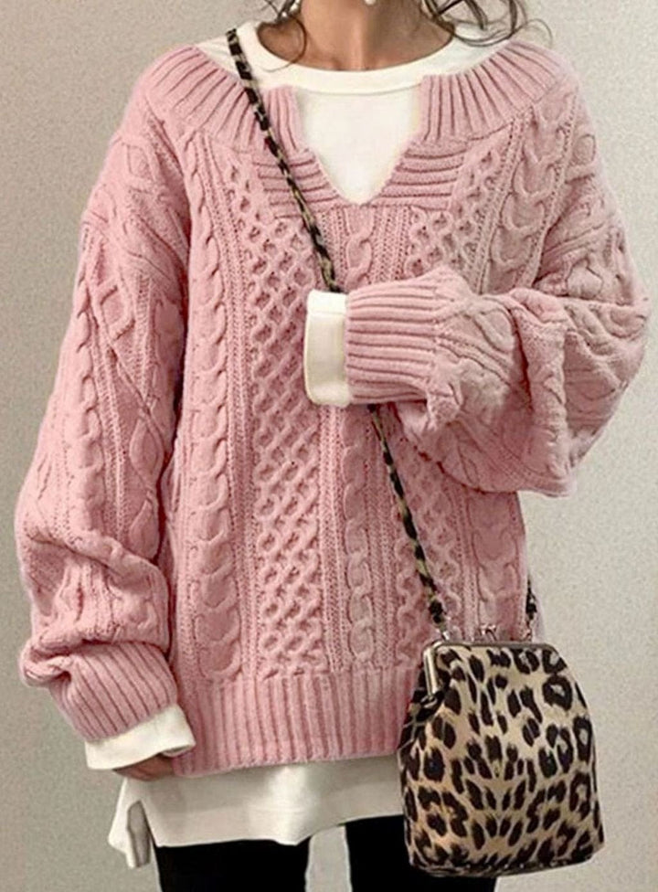 Astrid | Dame Oversized Strikket Sweater Med V-Hals Og Kabelmønster