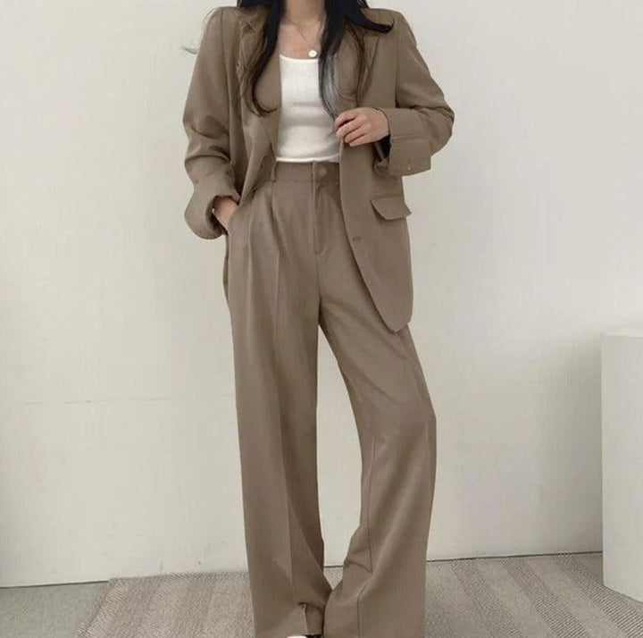 Cecilie | Dame Skræddersyet Langblazer Med Notch Lapel Og Højtaljede Bukser