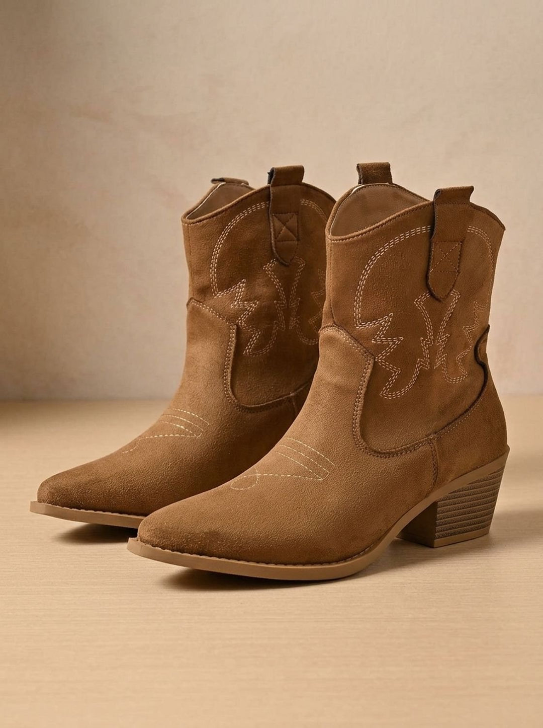Ditte | Dame Cowboystøvler Med Broderi Og Wide-Calf Pasform